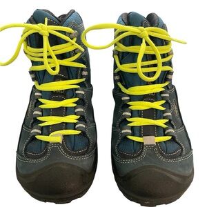 Keen mid hiking boots